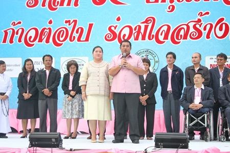 Culture Minister Sukumol Kunplome and Sonthaya Kunplome, former Tourism and Sports Minister, launch the event.